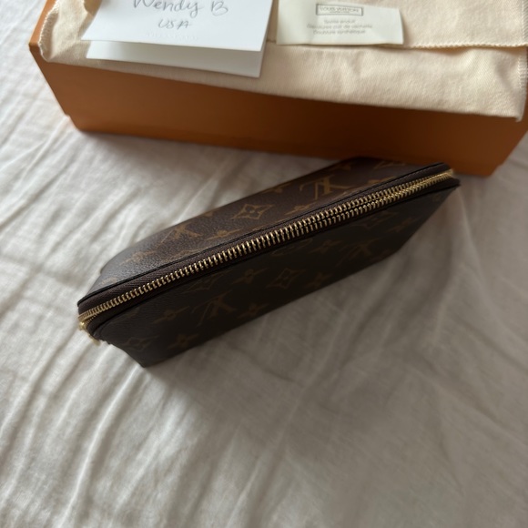 🤎Louis Vuitton Cosmetic Pouch🤎 - Picture 3 of 11